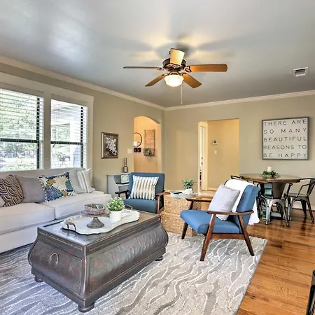Fredericksburg Cottage with Grill - Walk to Main St!